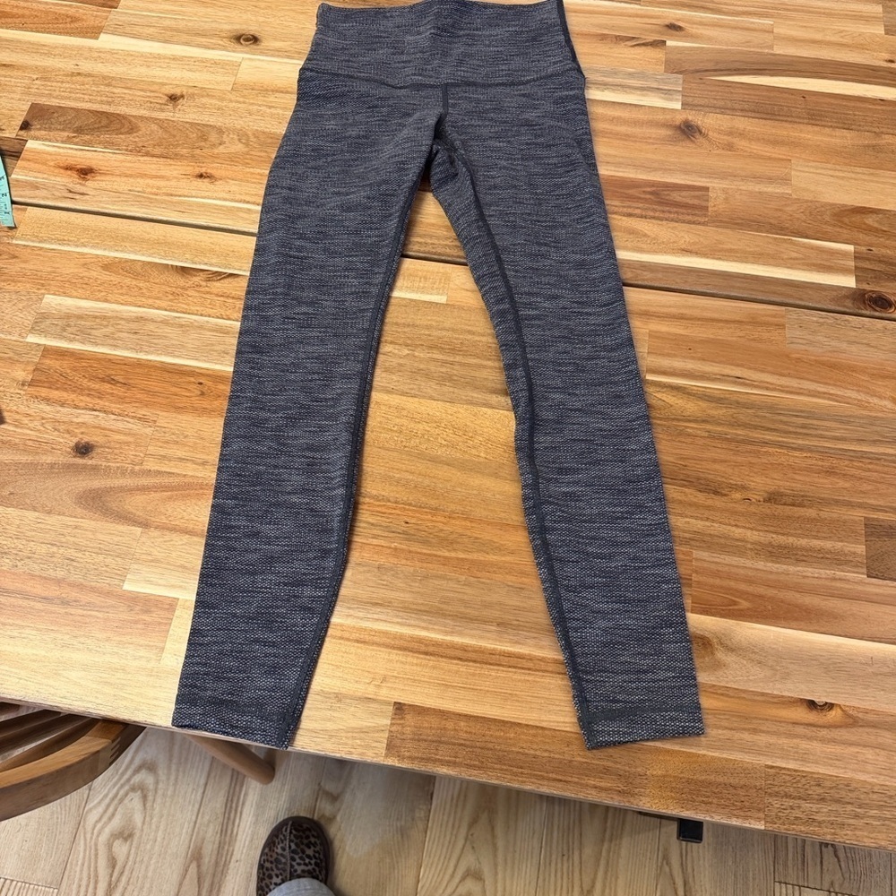 Lululemon Wunder Under leggings in black/heathered gray. Womens size 4 - Picture 2 of 5
